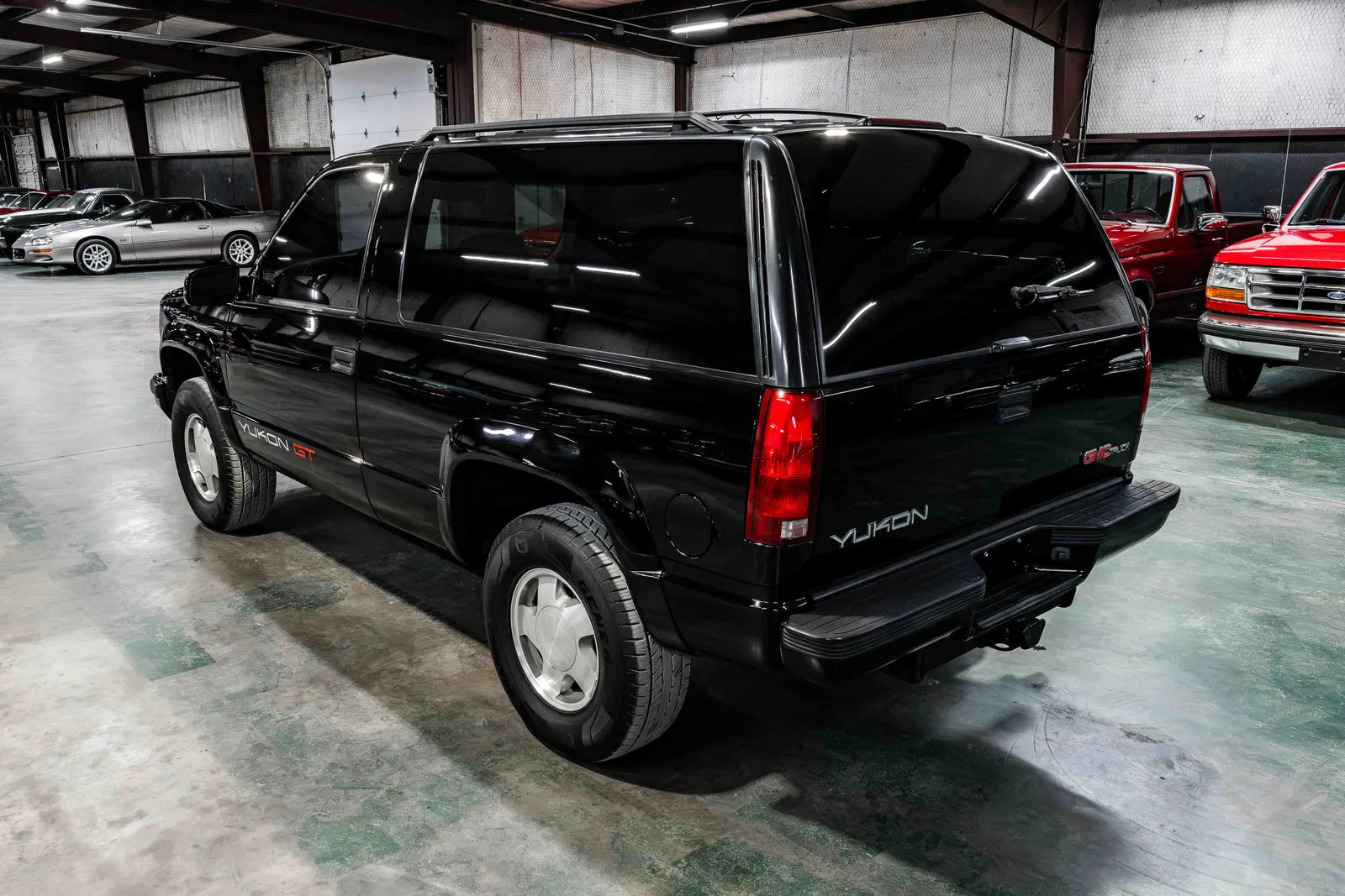  1996-GMC-Yukon-Black-521711-35.jpg